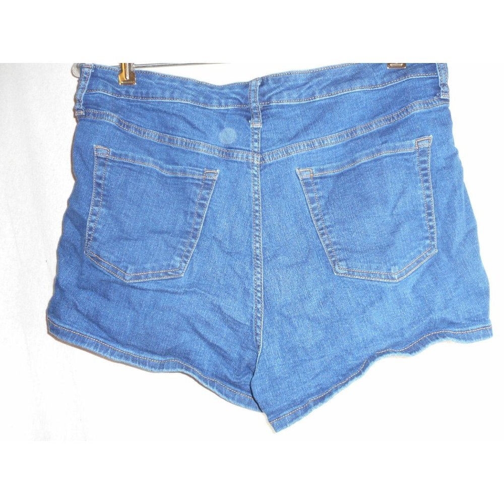 Wild Fable High Rise Short Denim Shorts Sz 16 / 33 - Picture 2 of 4